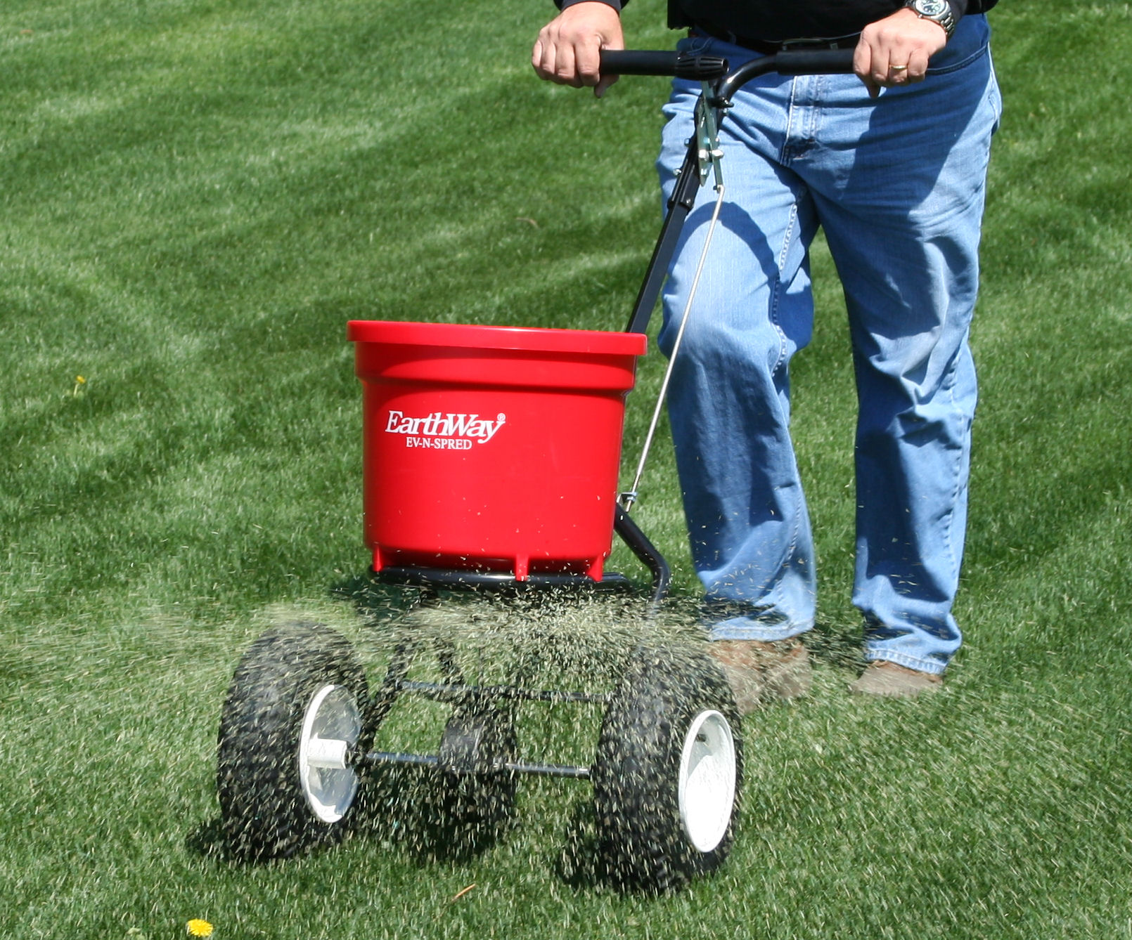 How to Calibrate a Lawn Fertiliser Spreader DMMP